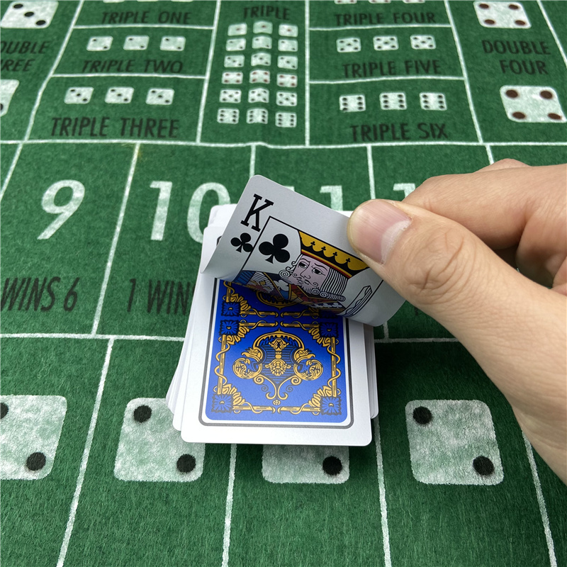 Baru 2 Buah Kartu Remi Plastik - Board Game Yearbook ulasan dan harga
